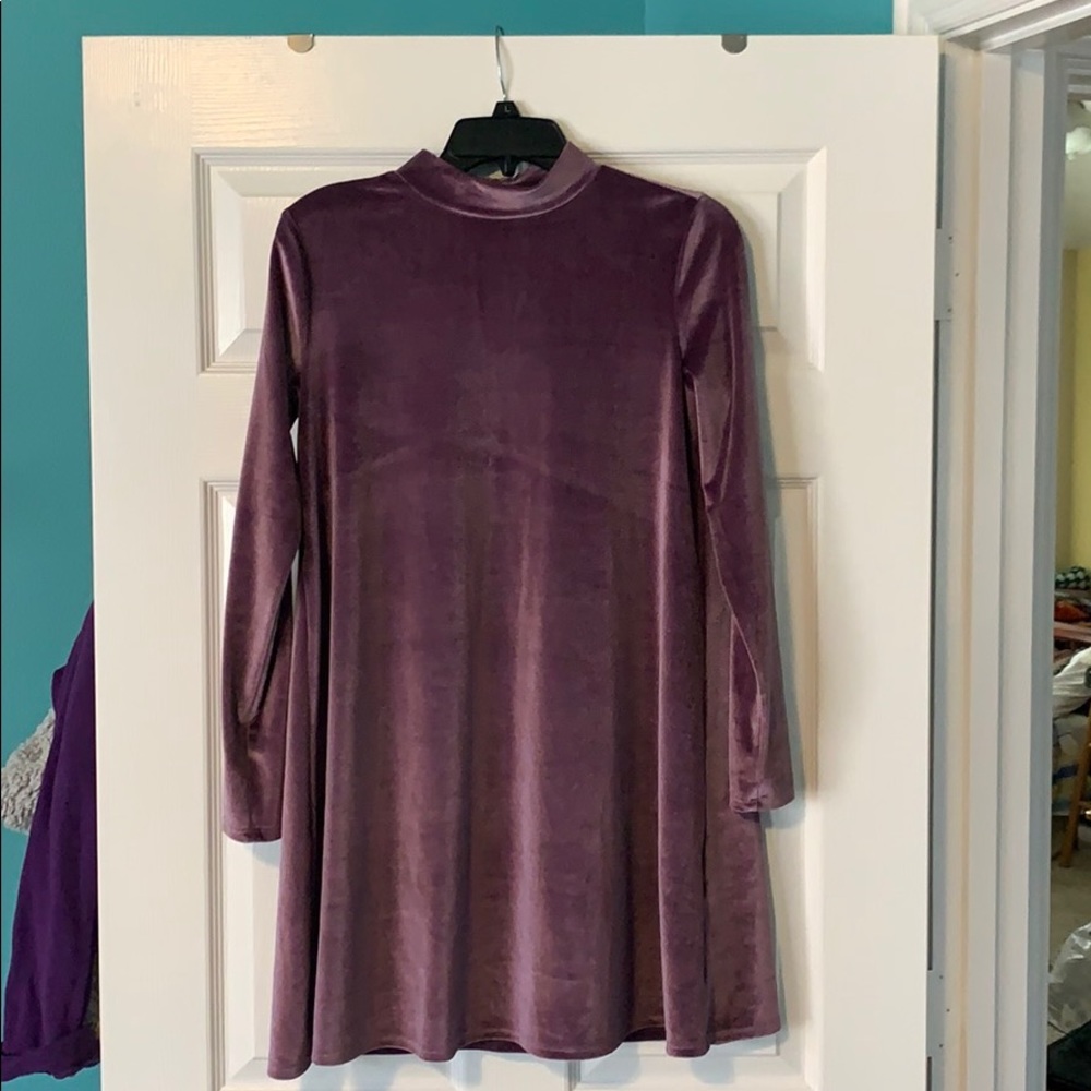 Forever 21 long sleeve velvet dress
